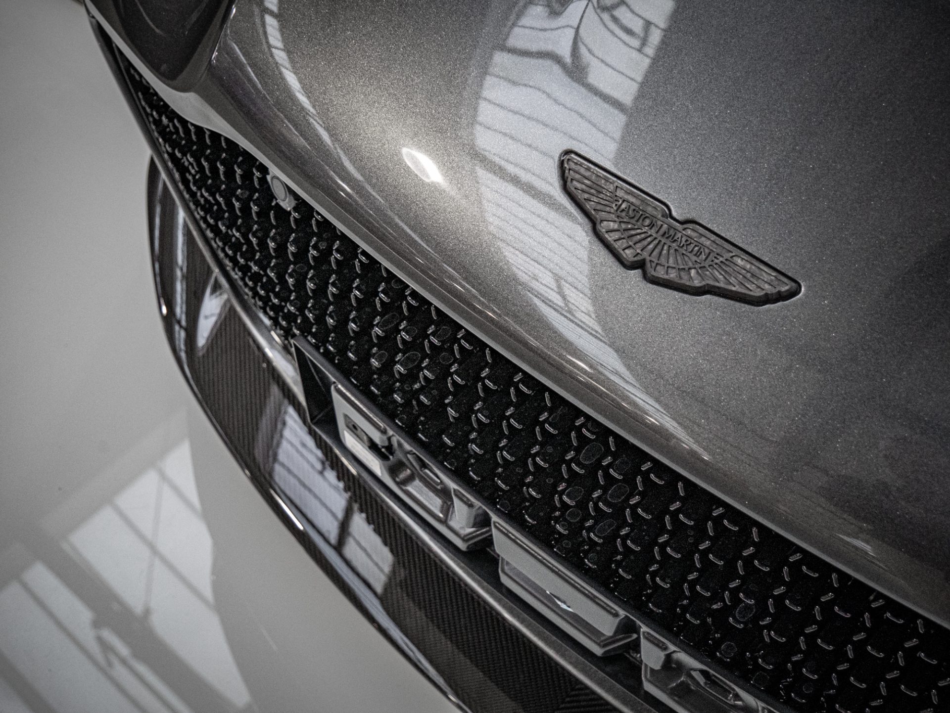 Detail Aston Martin